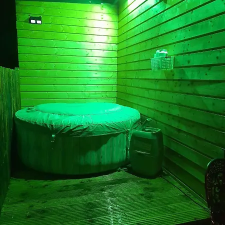 The Crossing Retreat,cabin,r95th5c Ballyling